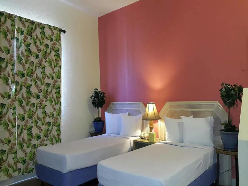 One Pacific Hotel Tamuning Exterior photo